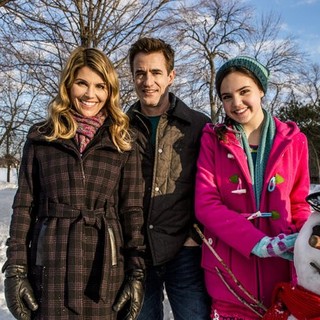 Lori Loughlin, Dermot Mulroney and Bailee Madison in Hallmark Channel's Northpole: Open for Christmas (2015)