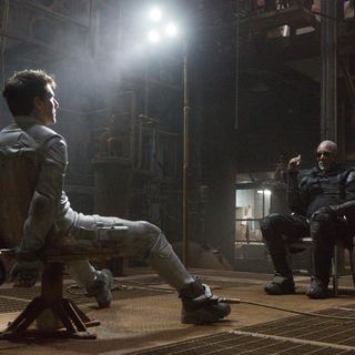 Tom Cruise stars as Jack Harper and Morgan Freeman stars as Malcolm Beech in Universal Pictures' Oblivion (2013)