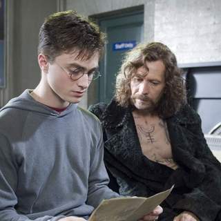 Gary Oldman as Sirius Black and Daniel Radcliffe as Harry Potter in Warner Bros' Harry Potter and the Order of the Phoenix (2007)