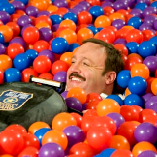 Kevin James stars as Paul Blart in Columbia Pictures' Paul Blart: Mall Cop (2009)