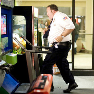 Kevin James stars as Paul Blart in Columbia Pictures' Paul Blart: Mall Cop (2009). Photo credit by Richard Cartwright.