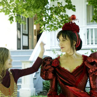 Phoebe In Wonderland Picture 2