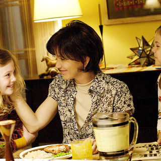 Phoebe In Wonderland Picture 12