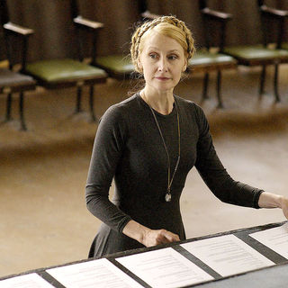 Phoebe In Wonderland Picture 14