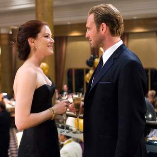 JACINDA BARRETT as Maggie James and JOSH LUCAS as Dylan Johns in Warner Bros Pictures' Poseidon (2006)