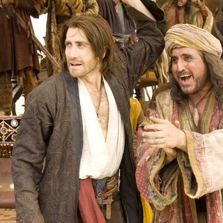 Jake Gyllenhaal stars as Prince Dastan and Alfred Molina stars as Sheik Amar in Walt Disney Pictures' Prince of Persia: Sands of Time (2010)