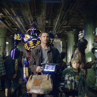 Hugh Jackman stars as Charlie Kenton and Dakota Goyo stars as Max Kenton in Walt Disney Pictures' Real Steel (2011)