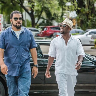 Ice Cube stars as James Payton and Kevin Hart stars as Ben Barber in Universal Pictures' Ride Along 2 (2016)