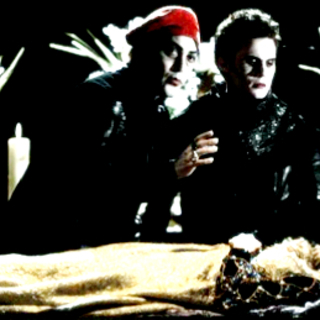 Rosencrantz & Guildenstern Are Undead Picture 9