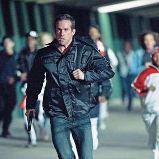 Safe House Picture 20