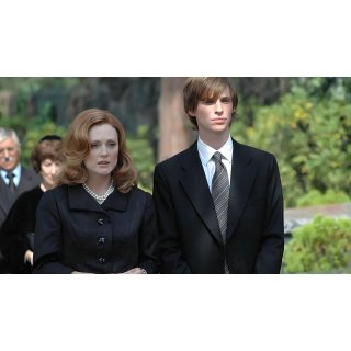 Savage Grace Picture 3