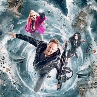 Sharknado 5: Global Swarming Picture 2