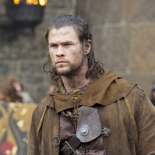 Chris Hemsworth stars as The Huntsman in Universal Pictures' Snow White and the Huntsman (2012)