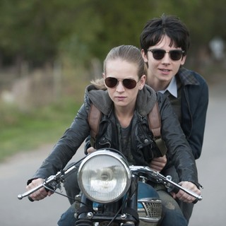 Space Between Us, The Picture 4