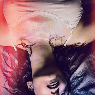 Starry Eyes Picture 11