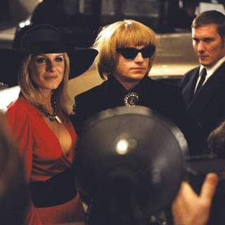 Leo Gregory as Brian Jones and Monet Mazur as Anita Pallenberg in Stoned (2006)
