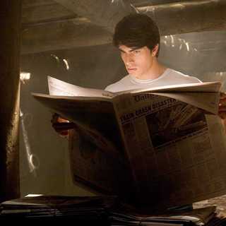 BRANDON ROUTH stars as Clark Kent/Superman in a scene from Warner Bros Pictures' Superman Returns (2006)