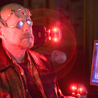 Surrogates Picture 9