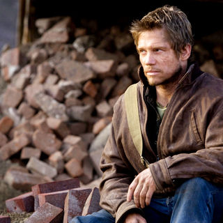Surrogates Picture 12