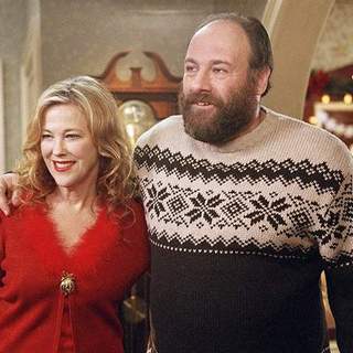 James Gandolfini and Catherine O'Hara in Columbia Pictures' Surviving Christmas (2004)
