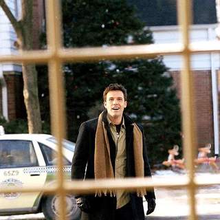 Surviving Christmas Picture 4