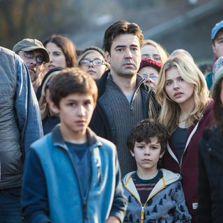 Ron Livingston, Chloe Moretz and Zackary Arthur in Columbia Pictures' The 5th Wave (2016)