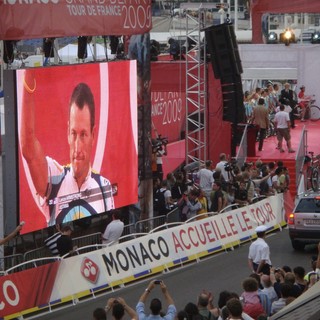 Armstrong Lie, The Picture 7