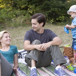 Elizabeth Banks stars as Nealy Lang and Tobey Maguire stars as Jeff in RADiUS-TWC's The Details (2012)
