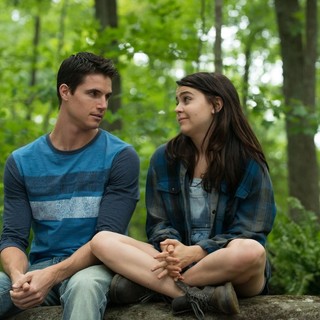 Robbie Amell stars as Wesley and Mae Whitman stars as Bianca in CBS Films' The DUFF (2015)