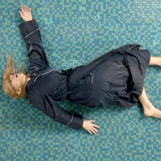 Girl (2012), The Picture 11