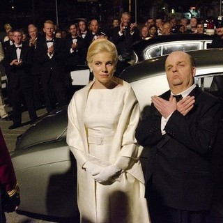 Girl (2012), The Picture 3