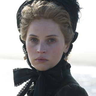 The Invisible Woman Picture 1