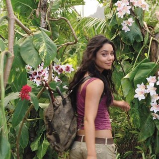 Journey 2: The Mysterious Island Picture 1