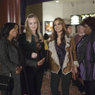 Nia Long, Wendi McLendon-Covey, Zulay Henao and Cocoa Brown in Lionsgate Films' The Single Moms Club (2014)