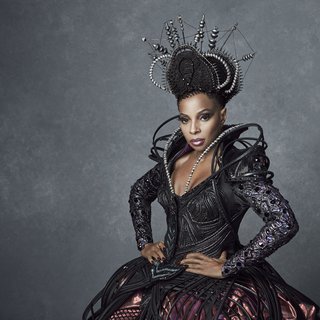 Mary J. Blige stars as Evillene in NBC's The Wiz (2015)