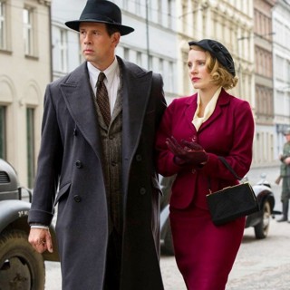 Johan Heldenbergh stars as Jan Zabinski and Jessica Chastain stars as Antonina Zabinski in Focus Features' The Zookeeper's Wife (2017)