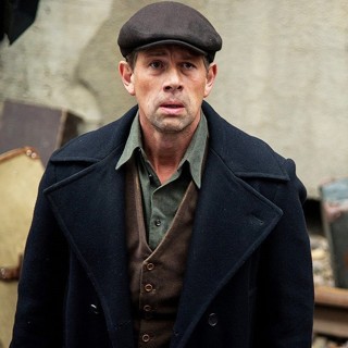 Johan Heldenbergh stars as Jan Zabinski in Focus Features' The Zookeeper's Wife (2017)