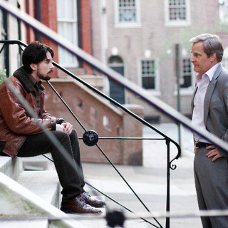 Lou Taylor Pucci stars as Kris Lucas and Jeff Daniels stars as Arlen Faber in Magnolia Pictures' The Answer Man (2009)