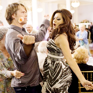 Eric Christian Olsen stars as Clive and Noureen DeWulf stars as Daphne in CBS Films' The Back-Up Plan (2010)