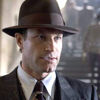 Aaron Eckhart as Sgt. Leland Blanchard in Universal Pictures' The Black Dahlia (2006)
