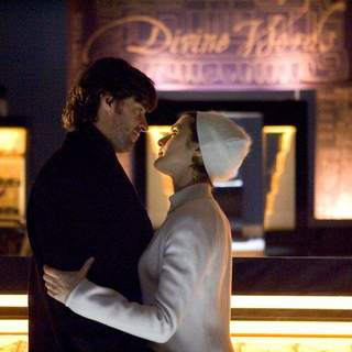 Hugh Jackman as Tom Verde and Rachel Weisz as Izzi in Warner Bros. Pictures' The Fountain (2006)
