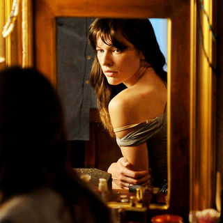 Milla Jovovich stars as Dr. Abigail Tyler in Universal Pictures' The Fourth Kind (2009)