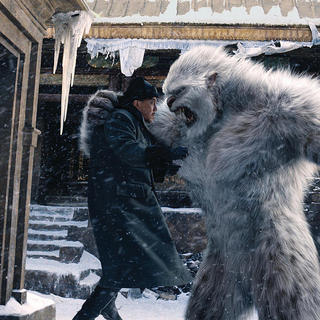 General Yang (ANTHONY WONG CHAU-SANG ) learns not to mess with a Yeti in The Mummy: Tomb of the Dragon Emperor.