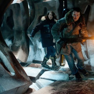 Mary Elizabeth Winstead stars as Kate Lloyd and Joel Edgerton stars as Sam Carter in Universal Pictures' The Thing (2011)