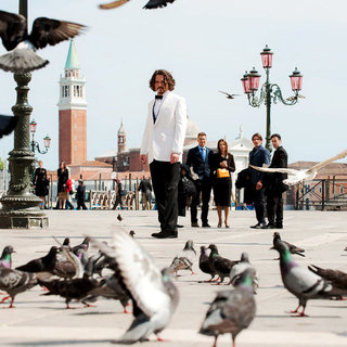 Tourist, The Picture 21