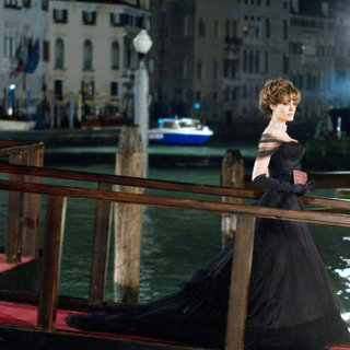 Tourist, The Picture 34
