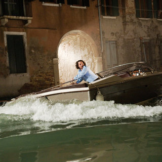 Tourist, The Picture 38