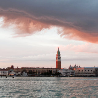 Tourist, The Picture 48