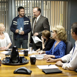 Katherine Heigl, Gerard Butler, Nick Searcy, Bree Turner, Cheryl Hines and John Michael Higgins in Columbia Pictures' The Ugly Truth (2009)