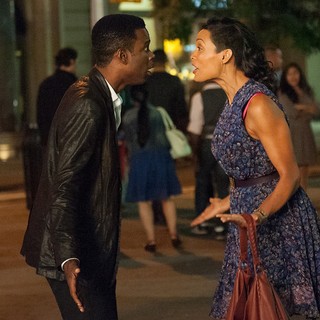 Chris Rock stars as Andre Allen and Rosario Dawson stars as Chelsea Brown in Paramount Pictures' Top Five (2014)